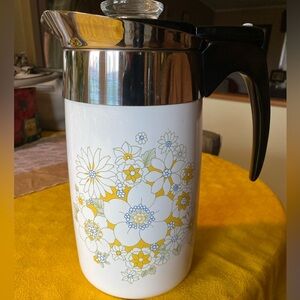 Corningware  Floral Bouquet. 10 cup Electric Percolator. Great Condition